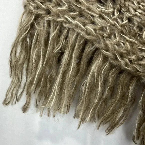 Neck warmer Light Brown Crossover Neckline Cable Knit Fringe Pullover Style EUC - Picture 3 of 8